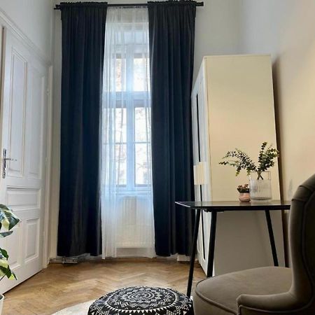 Separate Bedroom - Near Schoenbrunn Виена Екстериор снимка