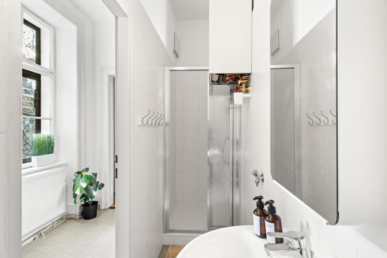 Separate Bedroom - Near Schoenbrunn Виена Екстериор снимка