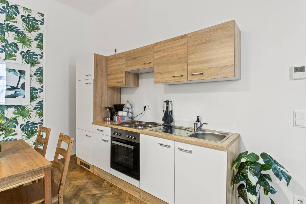 Separate Bedroom - Near Schoenbrunn Виена Екстериор снимка