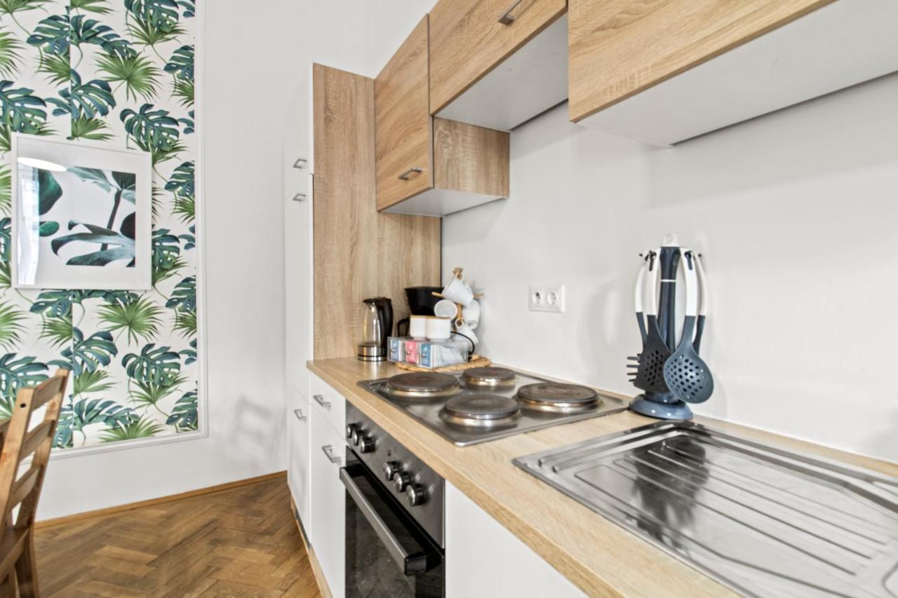 Separate Bedroom - Near Schoenbrunn Виена Екстериор снимка