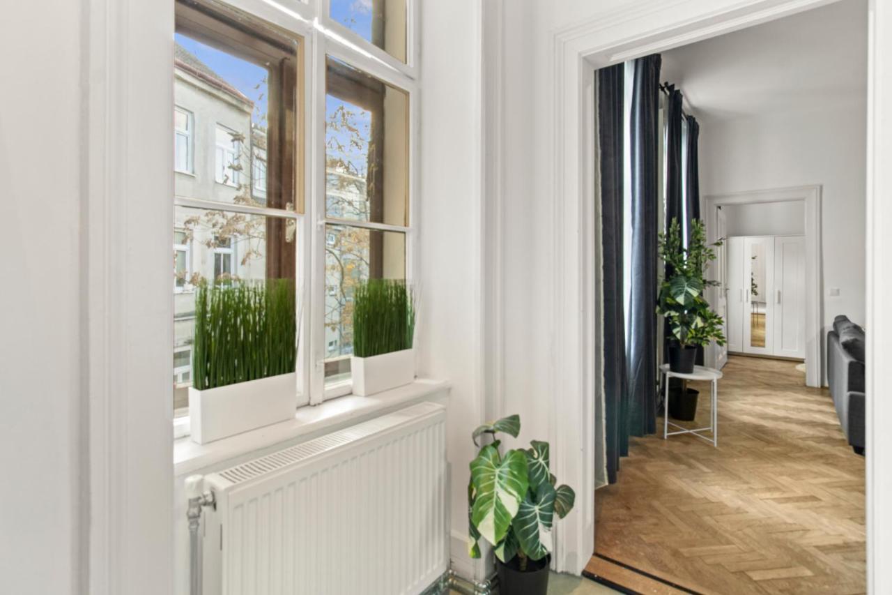 Separate Bedroom - Near Schoenbrunn Виена Екстериор снимка